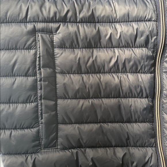 Izod Navy Quilted Puffer Vest with Green Trim - Picture 5 of 8